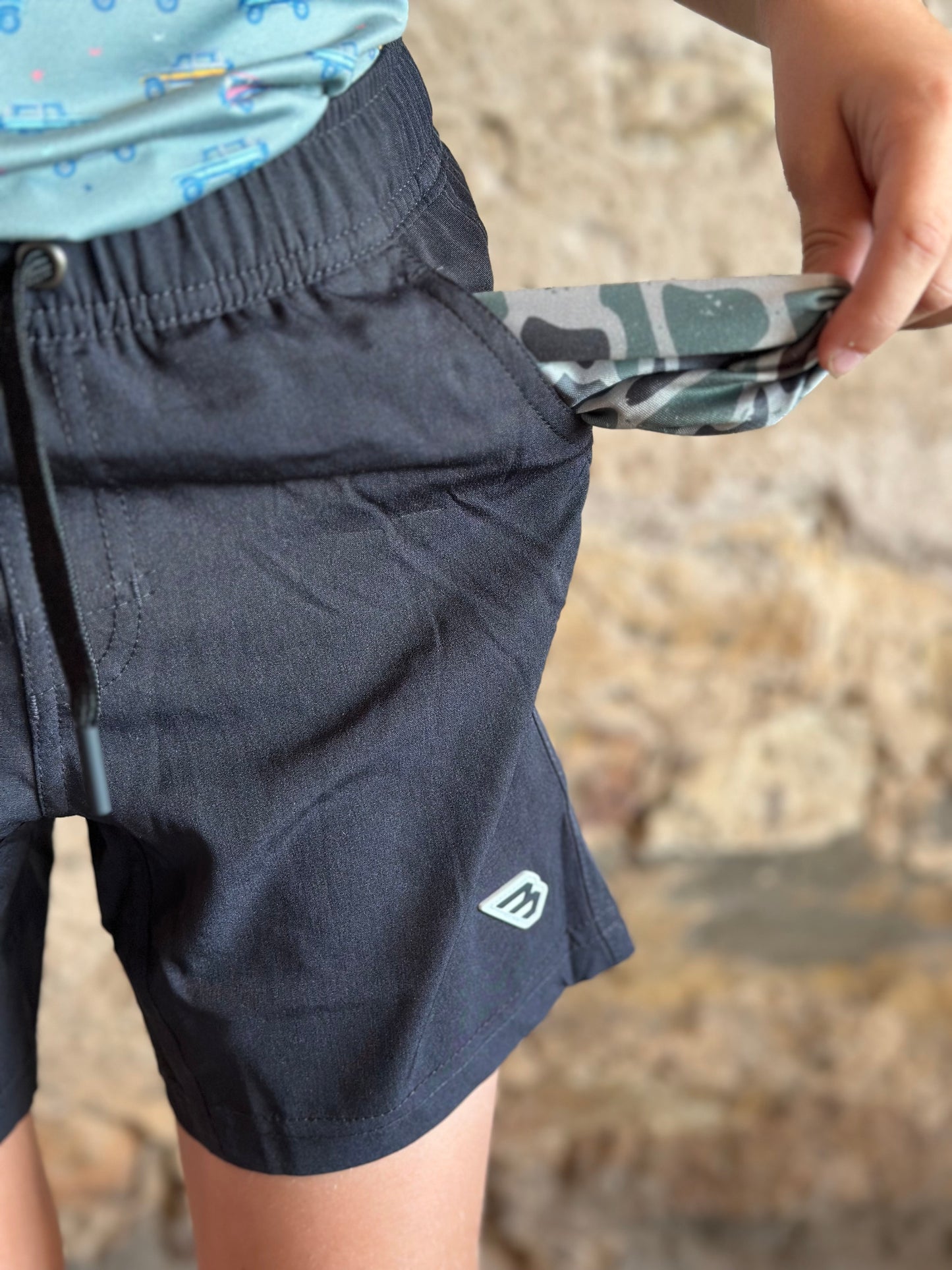 Burlebo | YOUTH Athletic Short | Heather Black Retro Duck Camo Liner