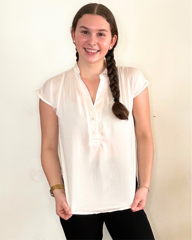 V-Neck with Delicate Buttons | Champagne