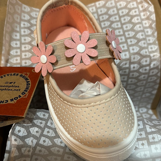 Quinn Toddler Girl Shoe | Sand + Pink Flowers