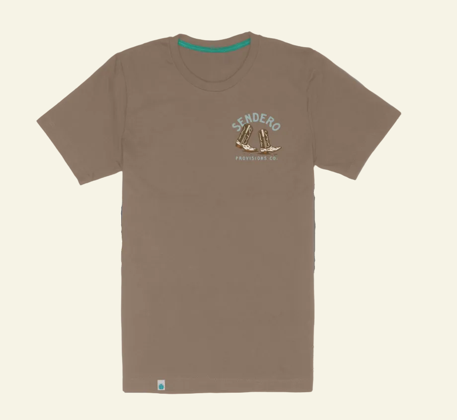Brown t-shirt with 'Sendero' logo on a product page