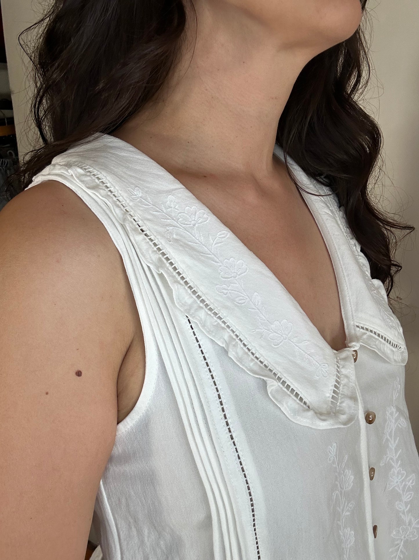 Lindsey Sleeveless + Collared Top | Off White