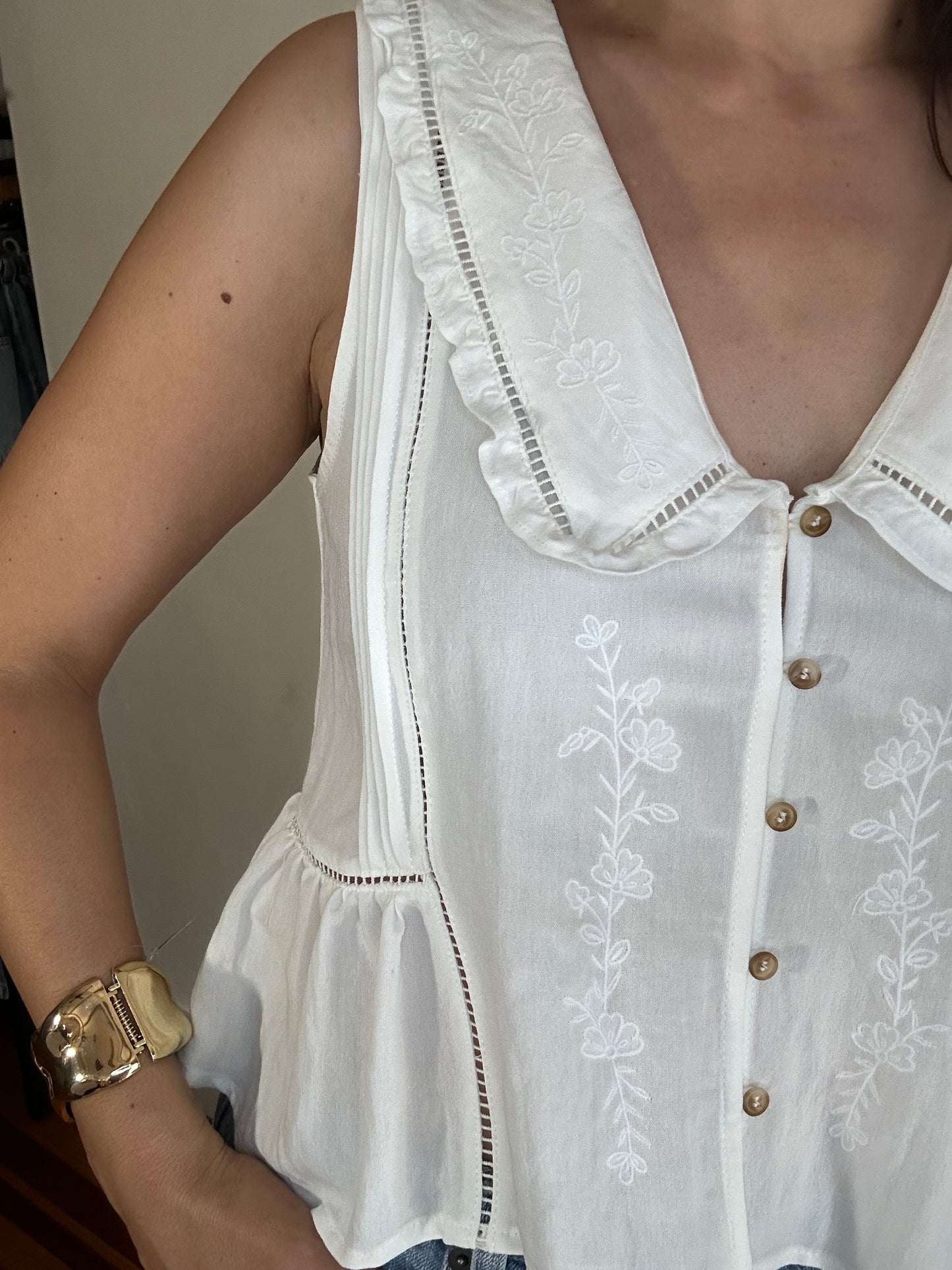 Lindsey Sleeveless + Collared Top | Off White