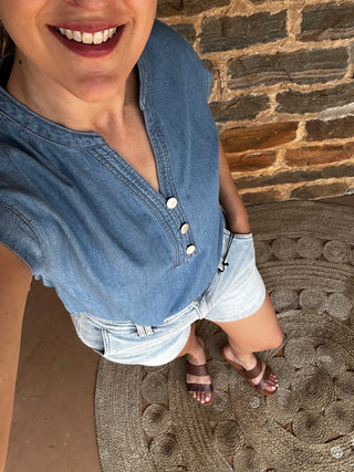 3-Button Chambray Short Sleeve Top | Light Denim