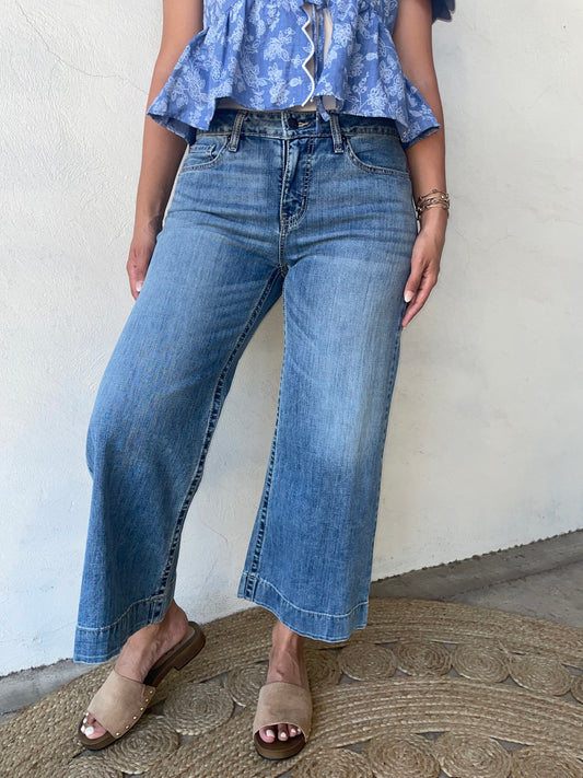 Cruel Denim | Women | Jean - Hannah Crop Medium Stone