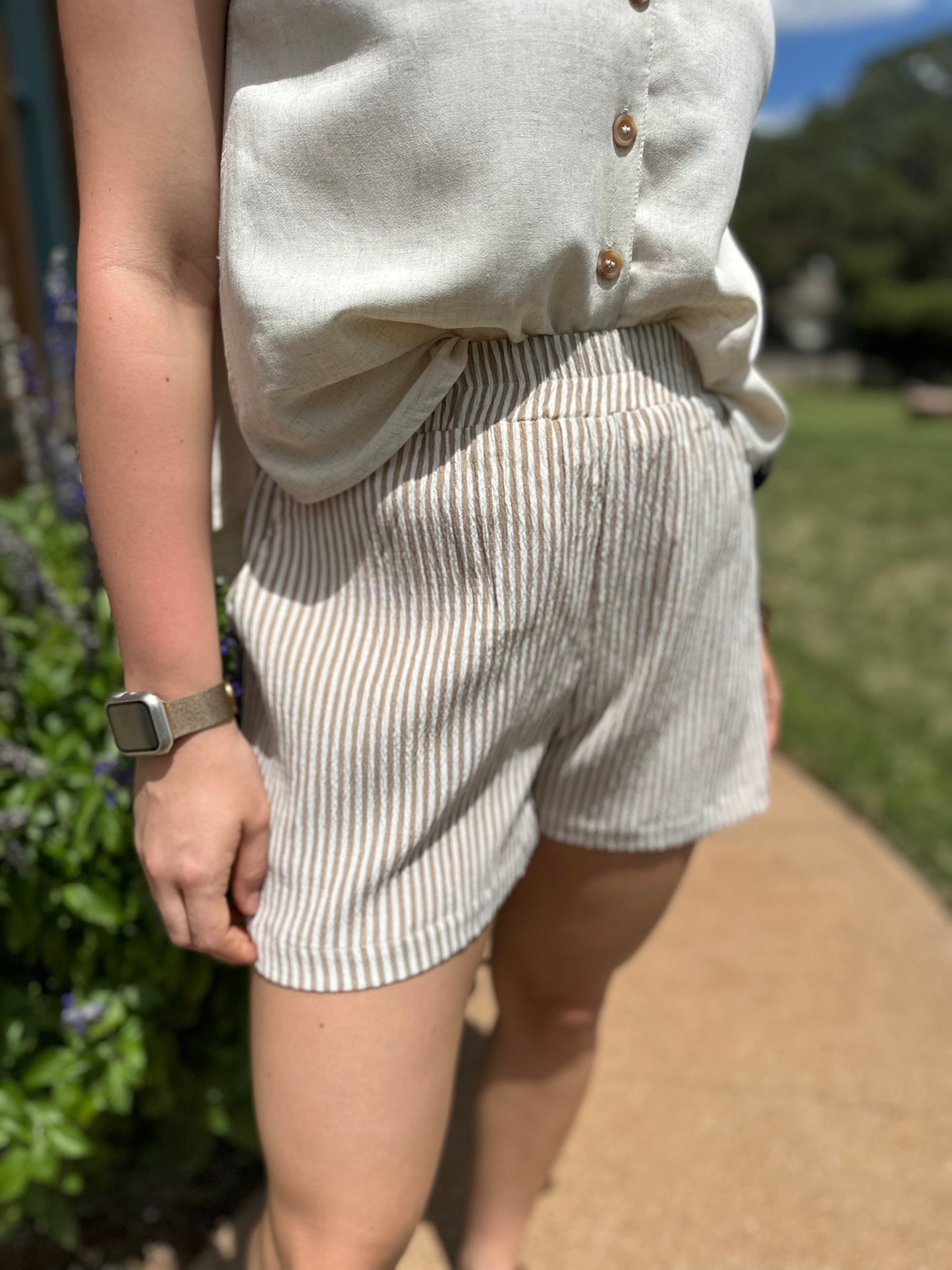 Stripe Elastic Shorts | Cream + Mocha