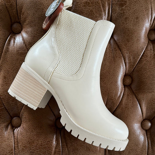 Jonna Heel Lug Bottom Sole Boot | Bone