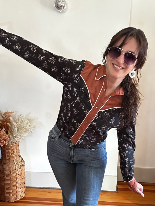 Women's Cinch Long Sleeve| Horses Black + Brown