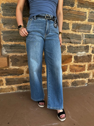 Trouser Colulmn Jean | Light Wash | Short Inseam (30")