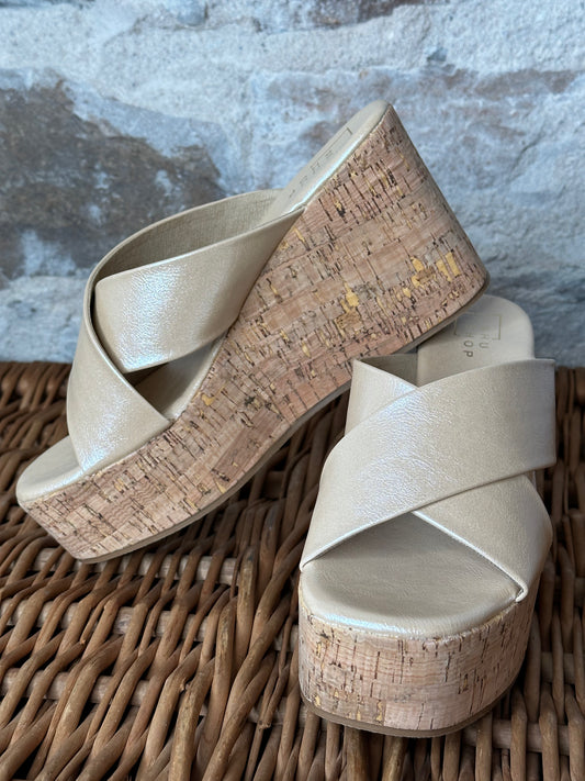 Ludovica Wedge | Champagne